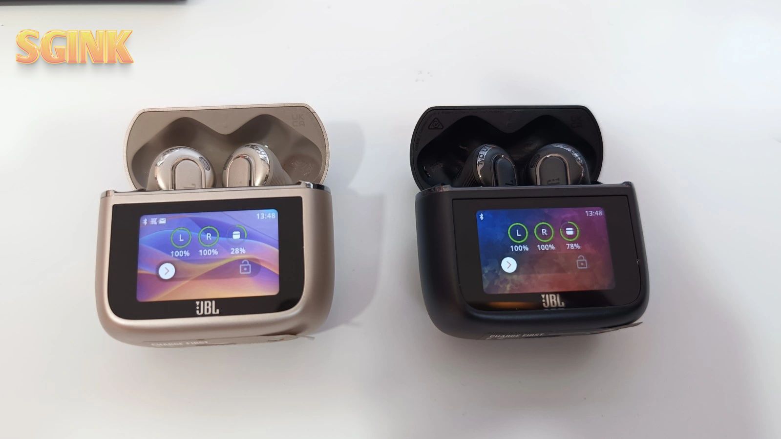 Mengulas JBL Tour Pro 3: TWS dengan Charging Case Layar Sentuh dan Fitur Canggih